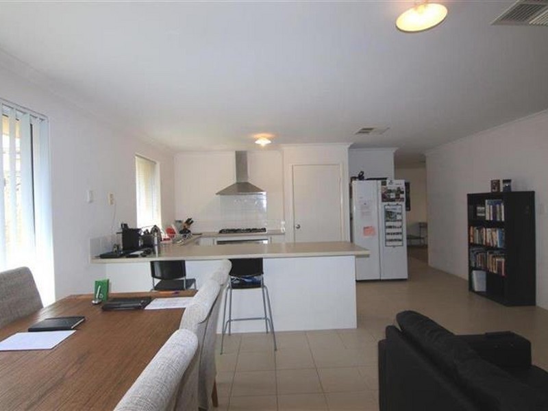 46 Erade Drive, Piara Waters WA 6112