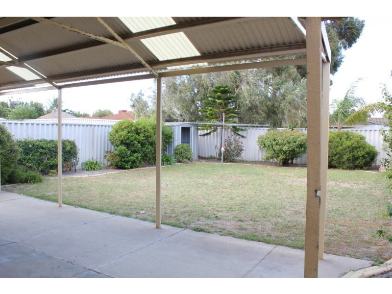 42A Woodmore Road, Langford WA 6147