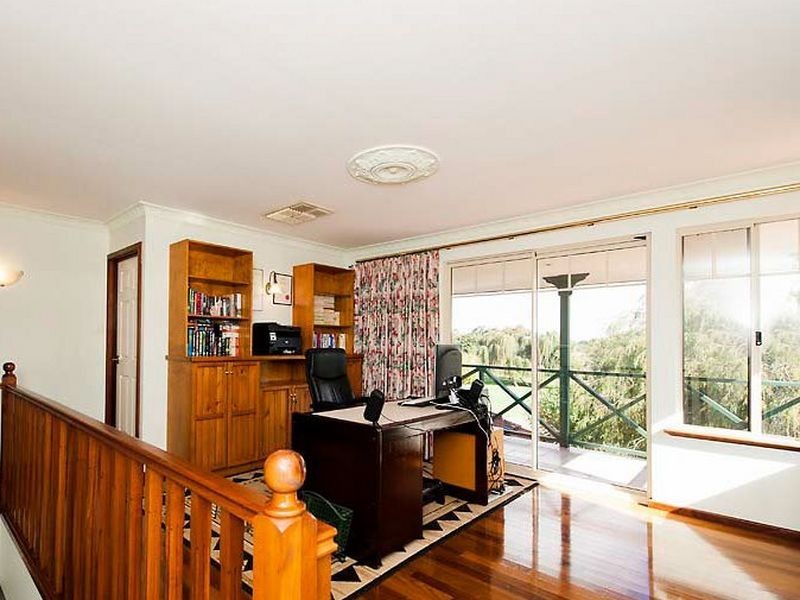 32 Wendouree Road, Wilson WA 6107