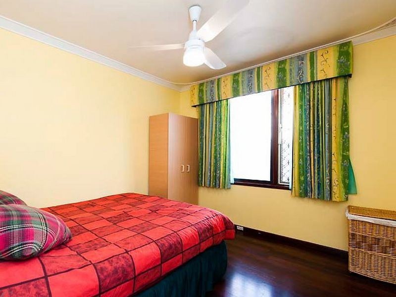 32 Wendouree Road, Wilson WA 6107