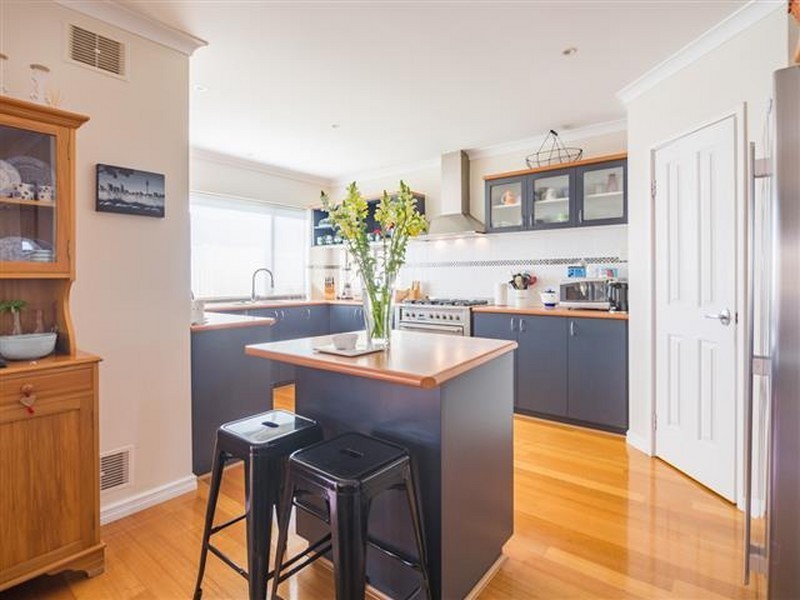 62 Carnegie Parade, Success WA 6164