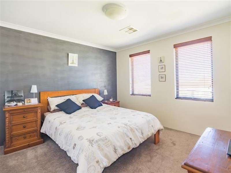 62 Carnegie Parade, Success WA 6164
