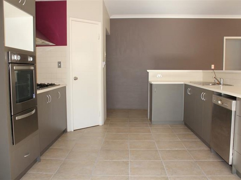 13 Friarbird Terrace, Beeliar WA 6164