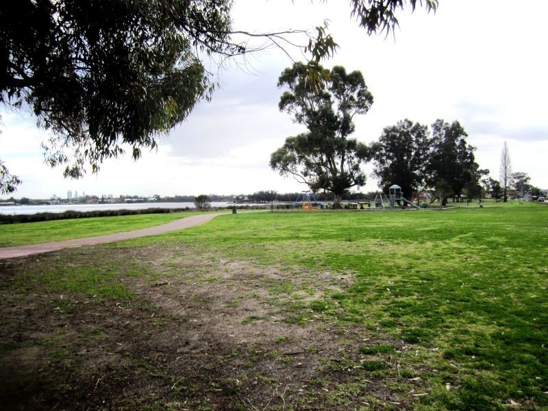 1 Beatrice Avenue, Shelley WA 6148