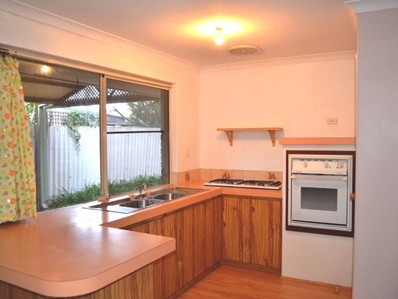 16b Brooksby Street, Melville WA 6156