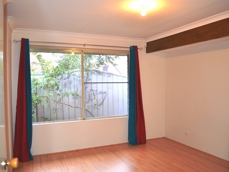 16b Brooksby Street, Melville WA 6156