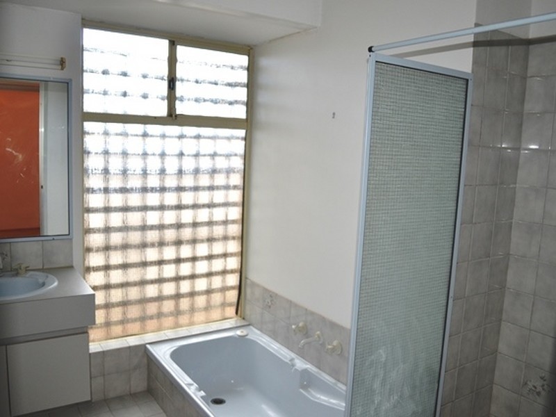 16b Brooksby Street, Melville WA 6156