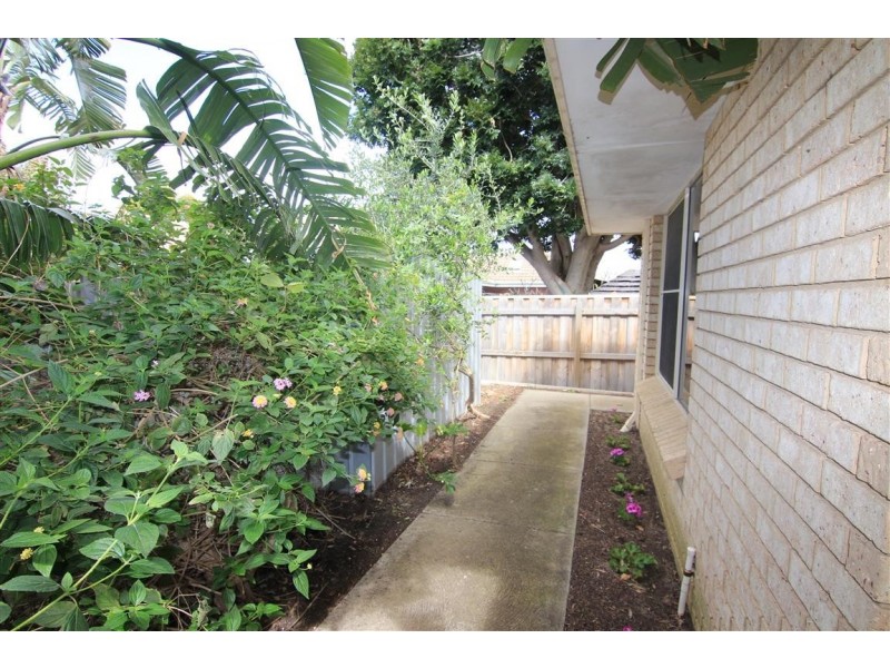 16b Brooksby Street, Melville WA 6156