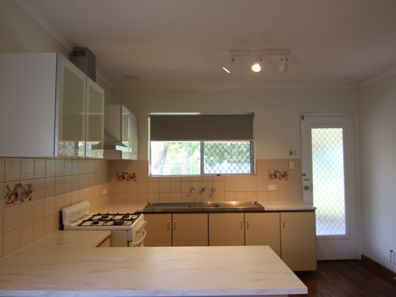 14 Rhonda Ave, Willetton WA 6155