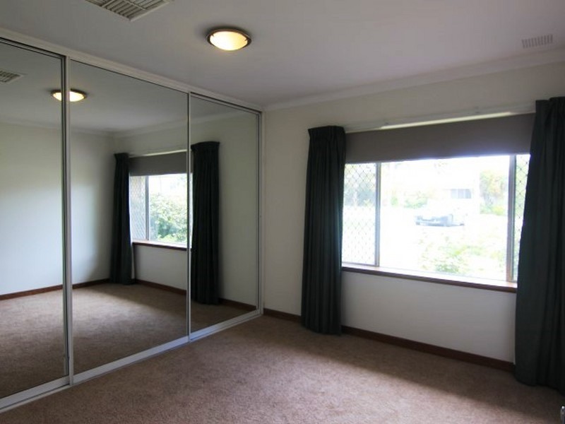 14 Rhonda Ave, Willetton WA 6155