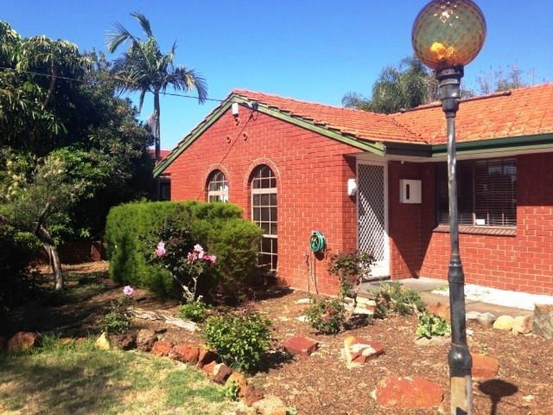 25 Colmar Street, Ferndale WA 6148