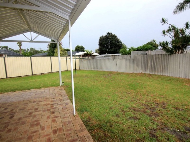 22b Hatcher Way, Parkwood WA 6147