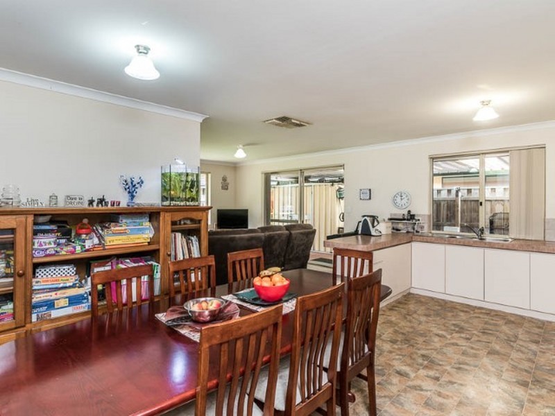 2 Steppe Court, Canning Vale WA 6155