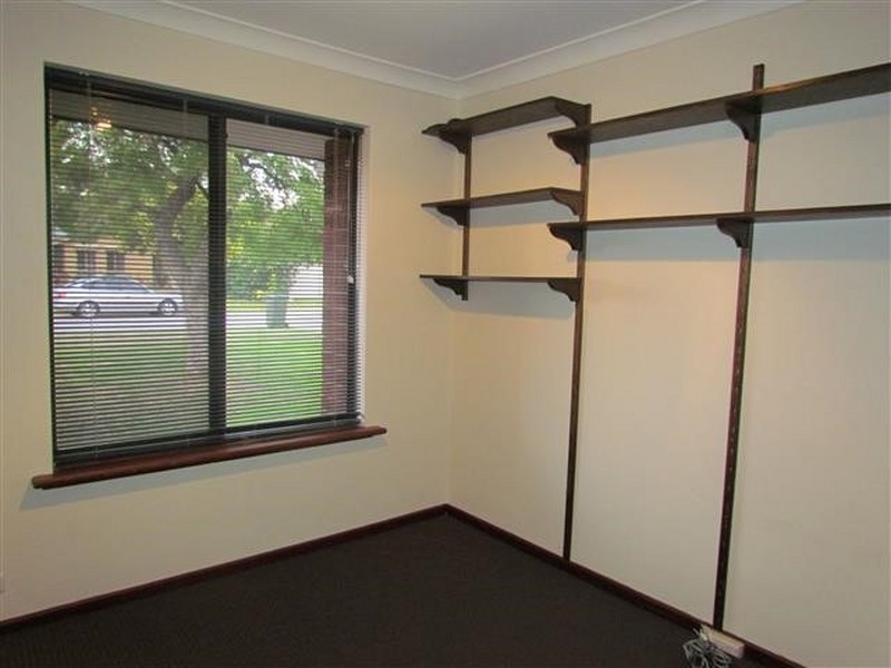 8 Azara Place, Parkwood WA 6147