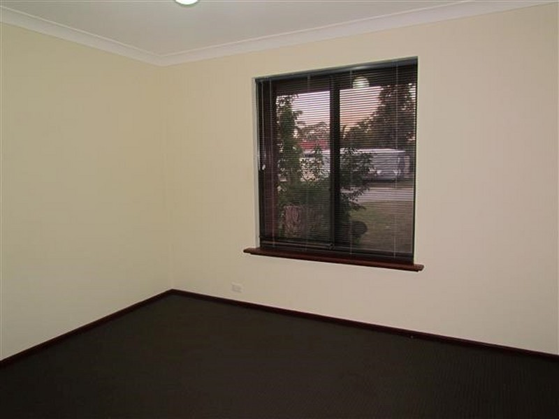 8 Azara Place, Parkwood WA 6147