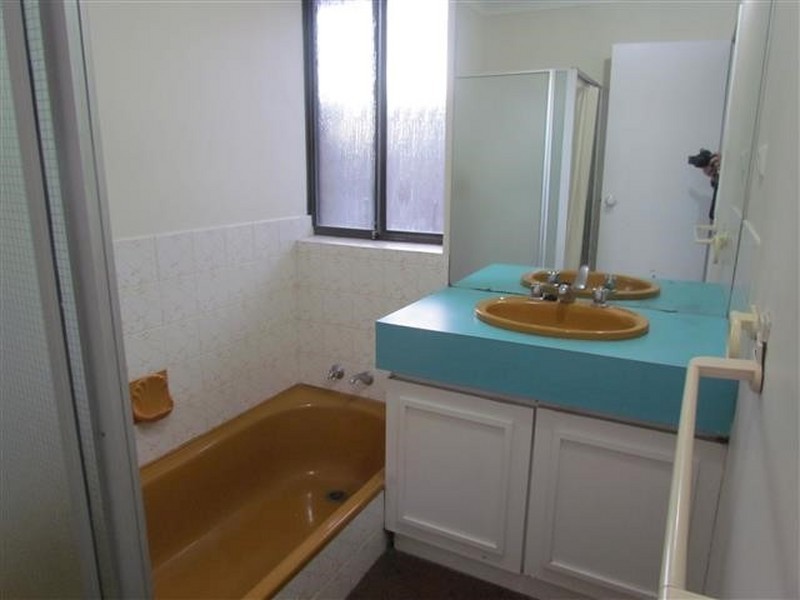 8 Azara Place, Parkwood WA 6147