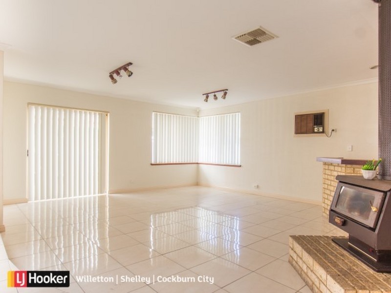 17 Murdoch Road, Thornlie WA 6108