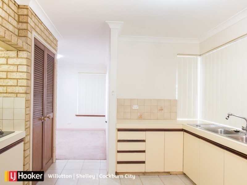 17 Murdoch Road, Thornlie WA 6108