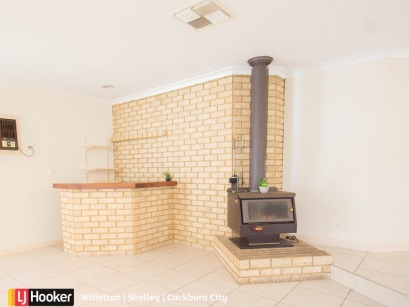 17 Murdoch Road, Thornlie WA 6108