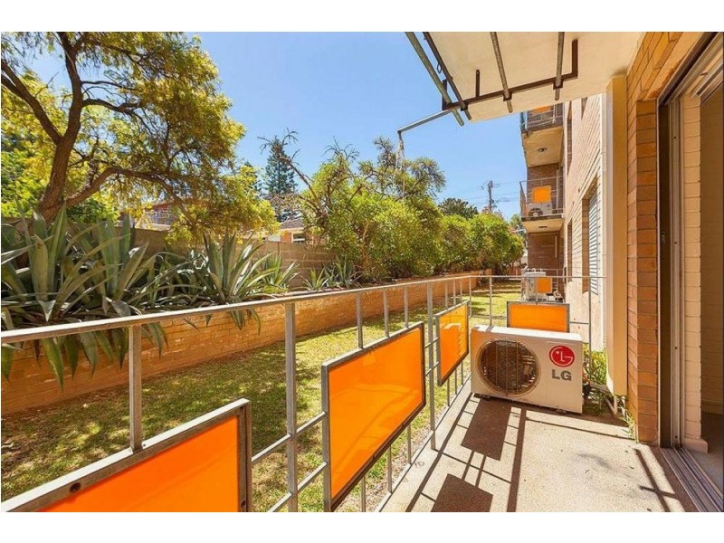 8/83 Phoenix Road, Spearwood WA 6163