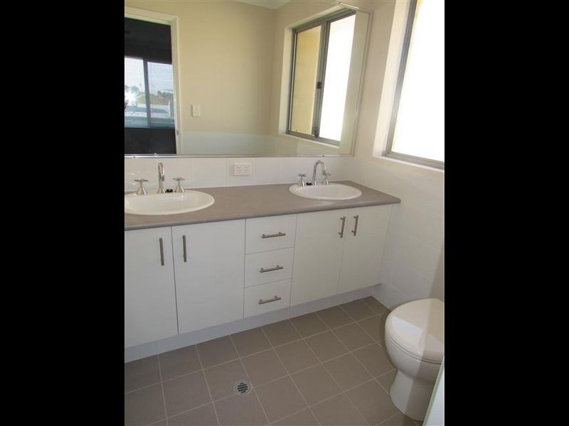 2/7 Gild Street, Cloverdale WA 6105