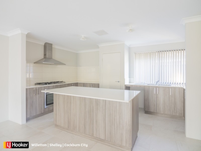 7 Appleton Road, Piara Waters WA 6112