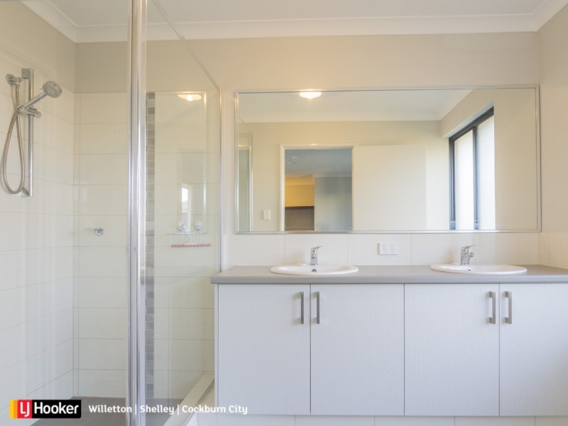 7 Appleton Road, Piara Waters WA 6112