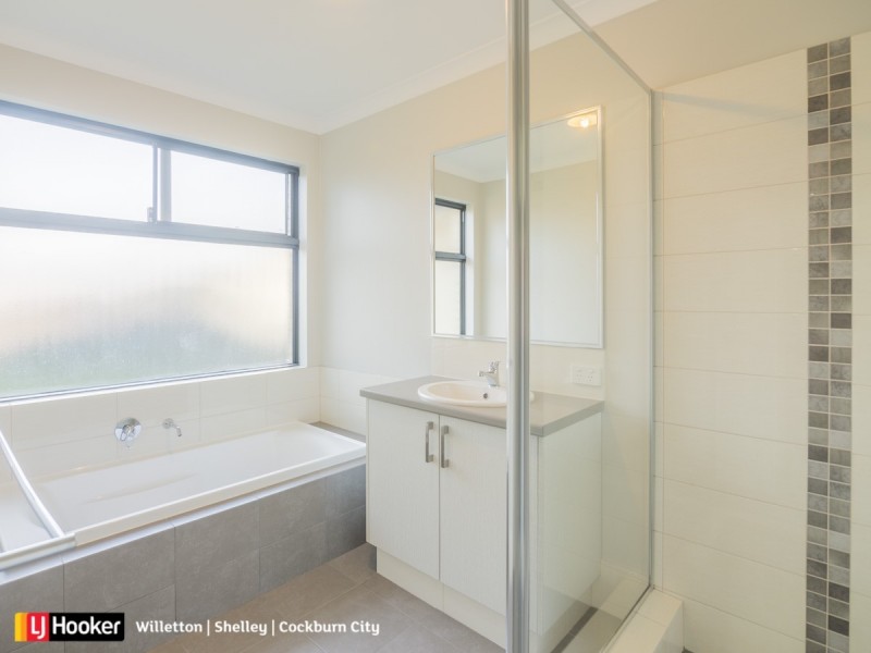 7 Appleton Road, Piara Waters WA 6112