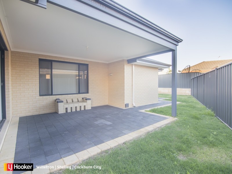7 Appleton Road, Piara Waters WA 6112