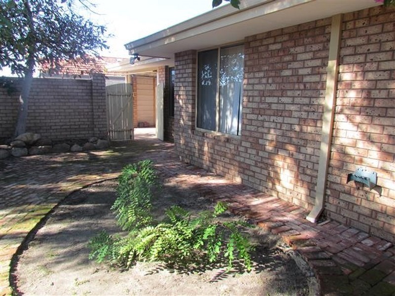 Unit 1/182 Fern Road, Wilson WA 6107