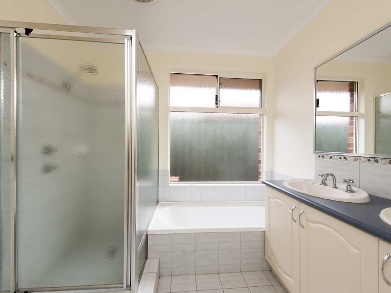 24 Burford Place, Canning Vale WA 6155