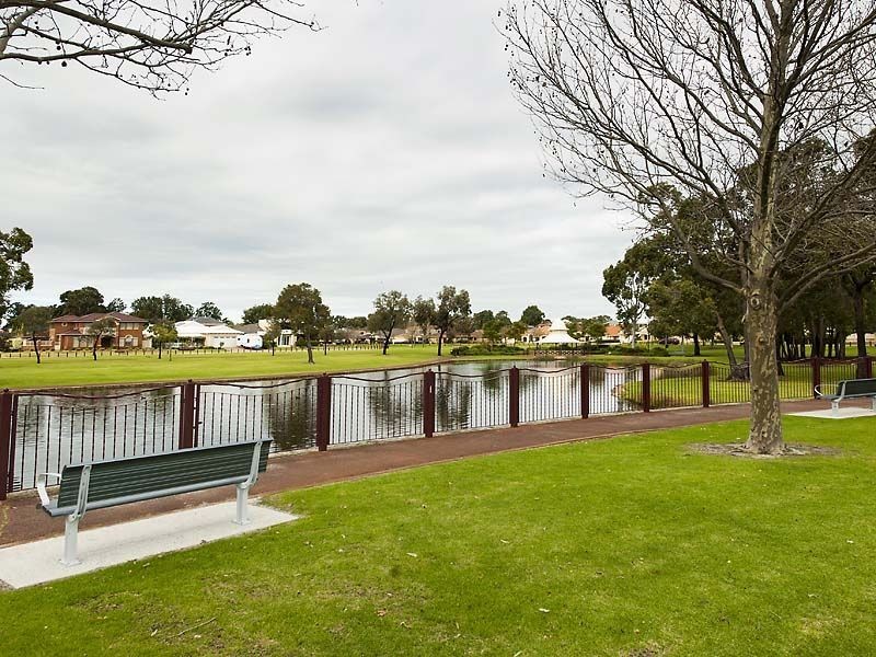 24 Burford Place, Canning Vale WA 6155