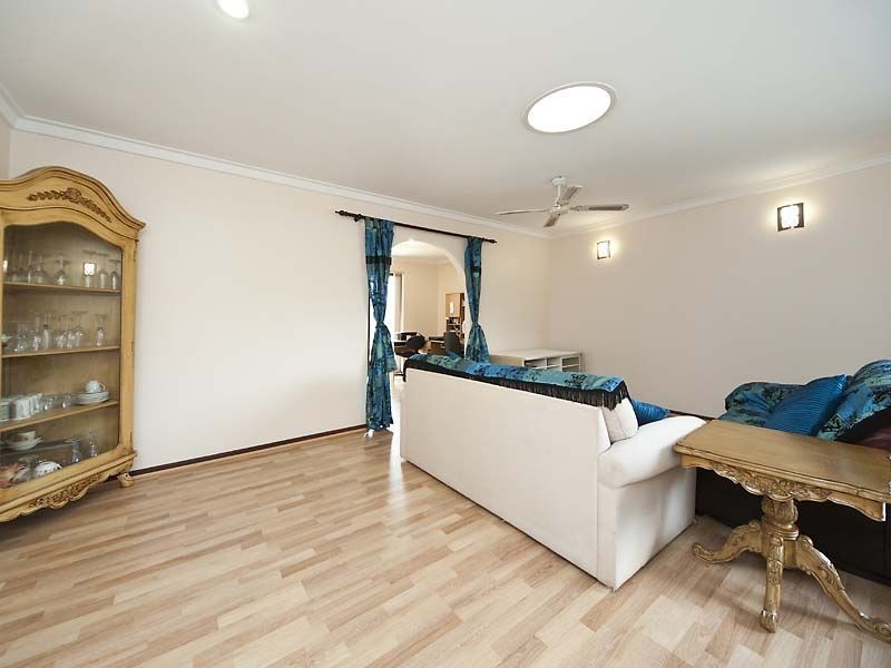 17 Delwood Place, Willetton WA 6155
