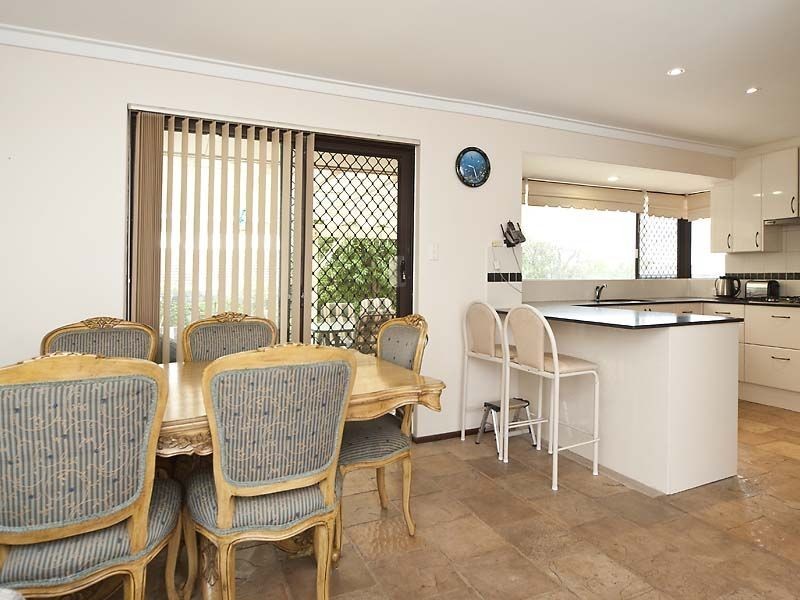 17 Delwood Place, Willetton WA 6155