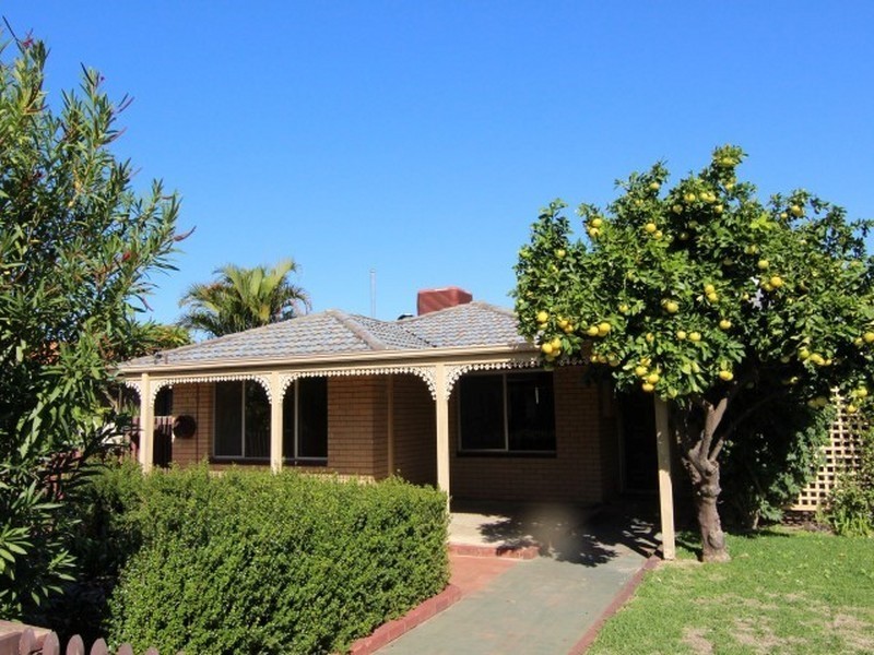 32 Coniston Way, Ferndale WA 6148