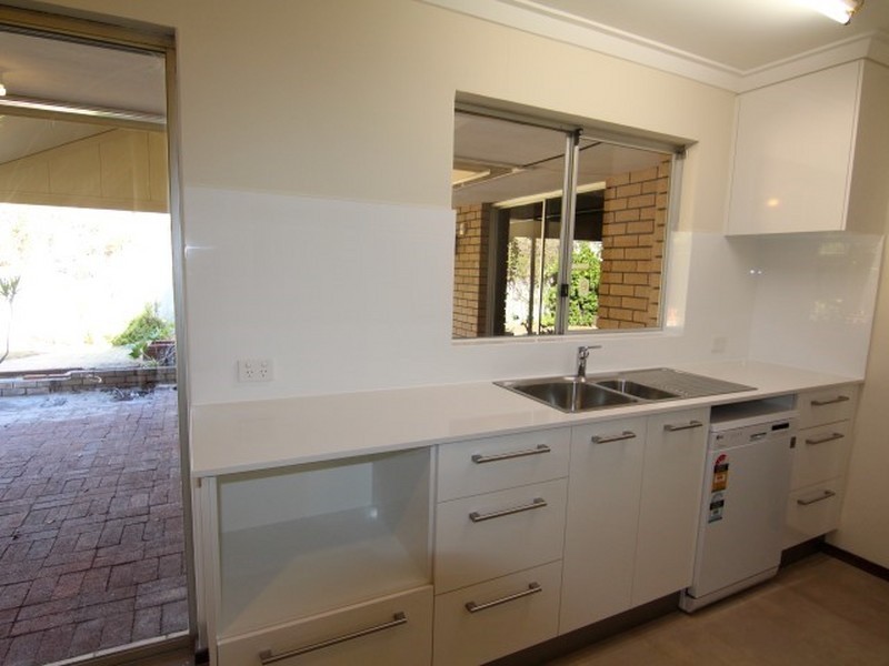 32 Coniston Way, Ferndale WA 6148