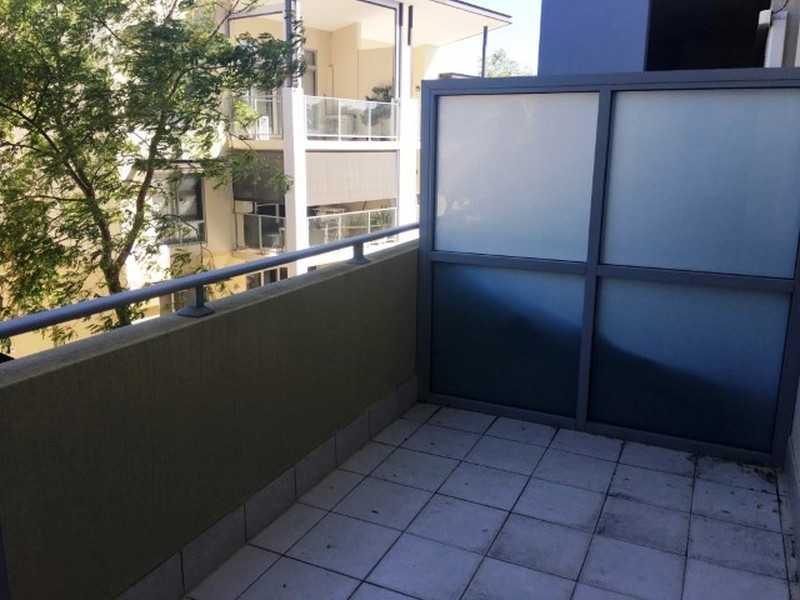 Apartment 20/105 Wentworth Parade, Success WA 6164