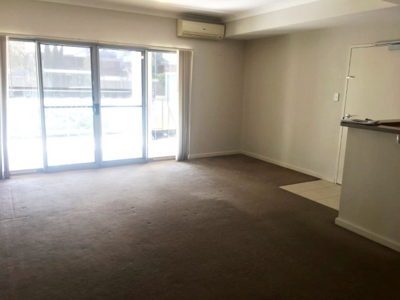 Apartment 20/105 Wentworth Parade, Success WA 6164