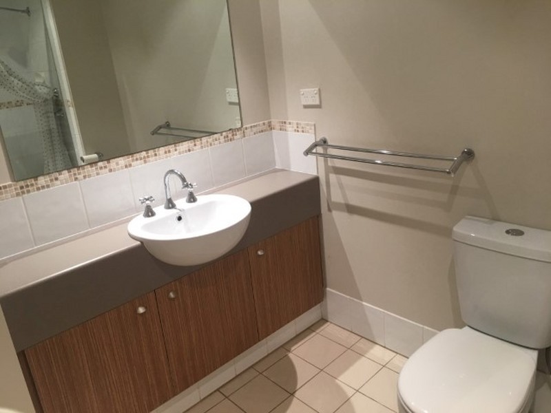 Apartment 20/105 Wentworth Parade, Success WA 6164