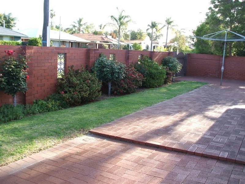 5 Tudor Ave, Shelley WA 6148