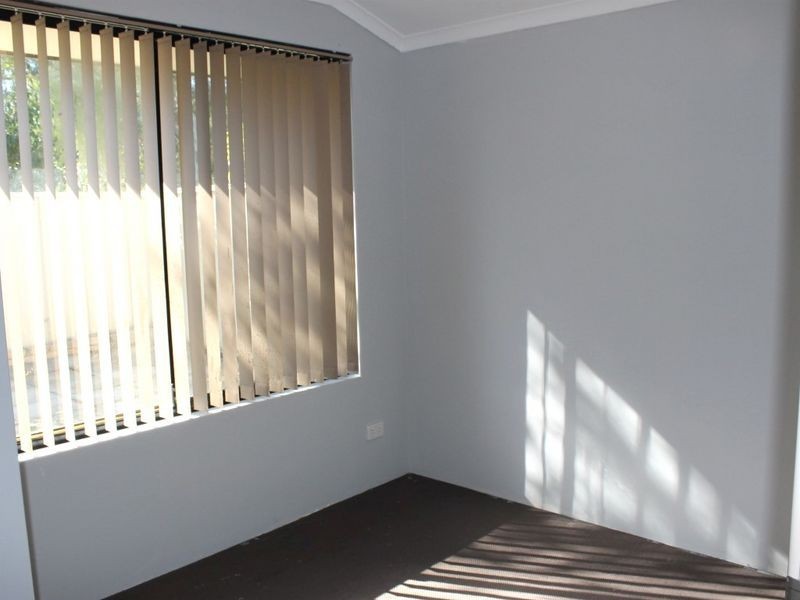 4 Milano Loop, Seville Grove WA 6112