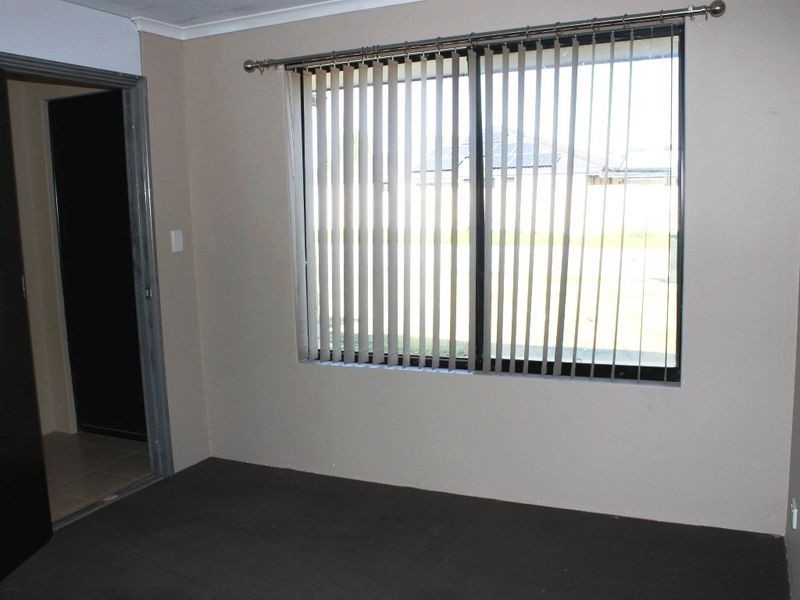 4 Milano Loop, Seville Grove WA 6112