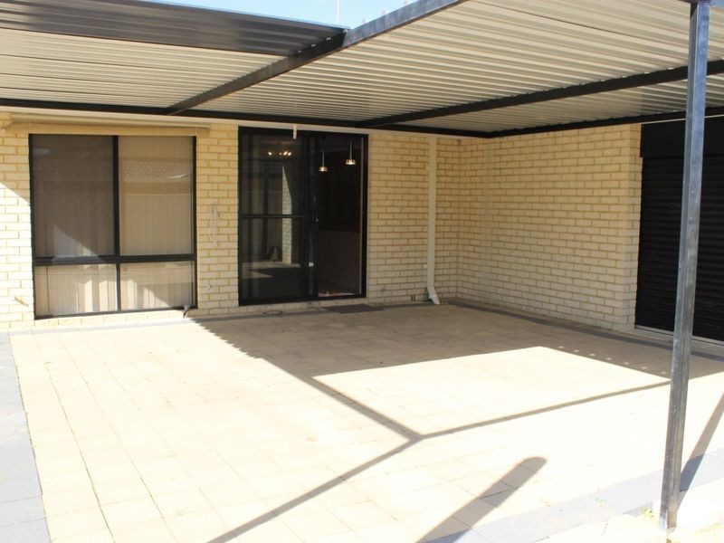 4 Milano Loop, Seville Grove WA 6112