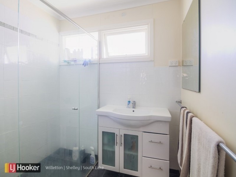 50 Clenham Way, Kelmscott WA 6111