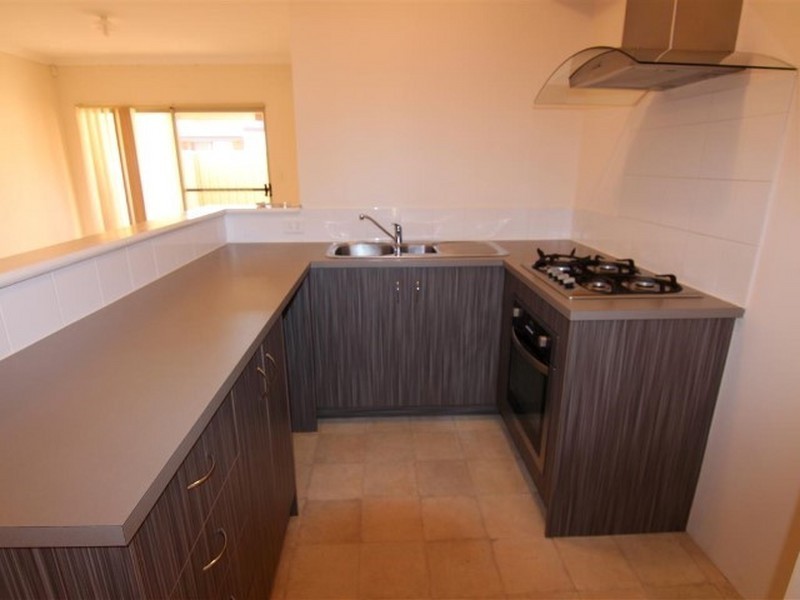 Villa 6/13 Devonshire Terrace, Armadale WA 6112