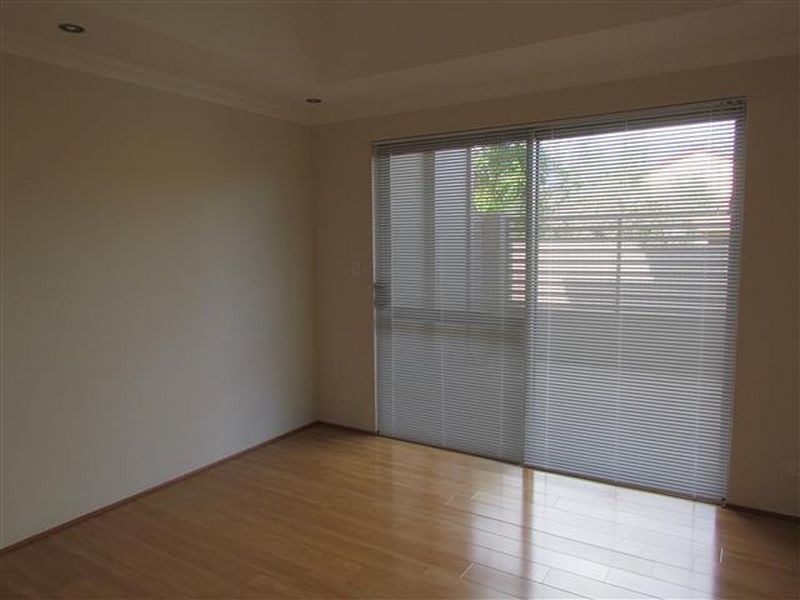 1/9 Surrey Road, Wilson WA 6107