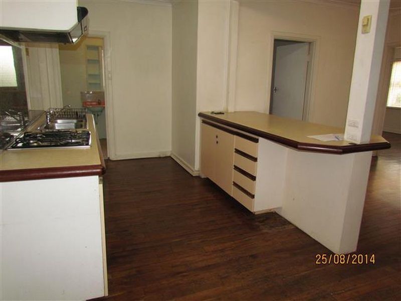 29A Highbury Cresent, Beckenham WA 6107