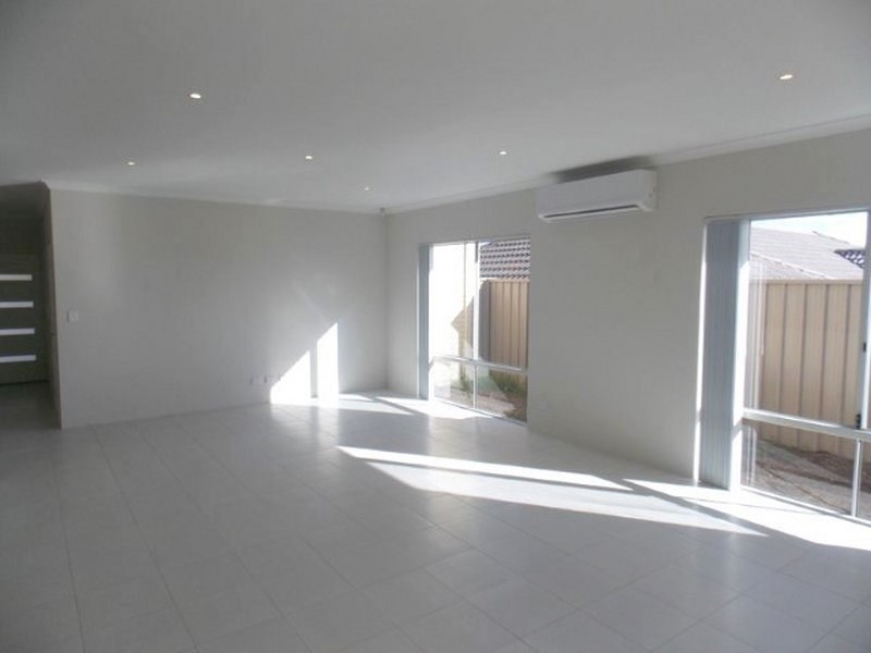 82 Mclaren Ave, Beeliar WA 6164