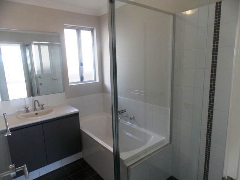 82 Mclaren Ave, Beeliar WA 6164