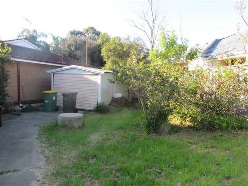 7 Seventh Road, Armadale WA 6112